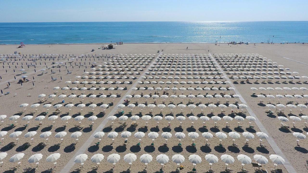 Victoria Mobilehome In Camping Mare E Pineta Lido di Spina Eksteriør billede